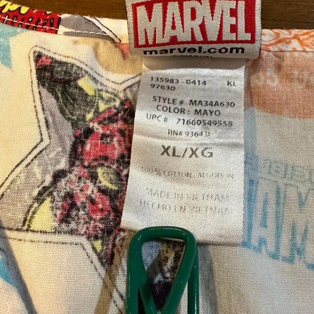Marvel scrub top short sleeve great shirt to bring smiles‎ size xl